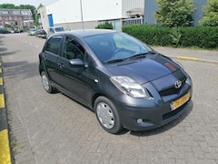 Toyota Yaris - 1.3 VVTi Dynamic