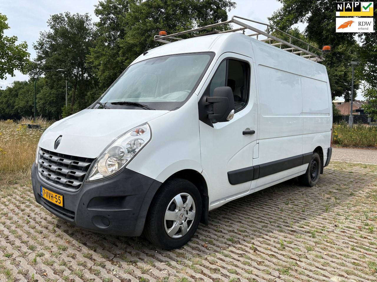 Renault Master - T35 2.3 dCi L3H2 EL / airco / cruise control - AutoWereld.nl