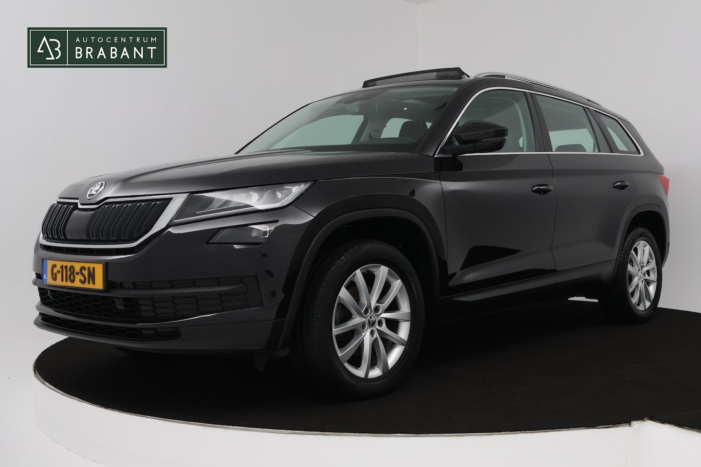 Skoda Kodiaq - 1.5 TSI Business Edition (PANORAMADAK, TREKHAAK, AUTOMAAT, CRUISE CONTROL, NAVIGATIE, GOED - AutoWereld.nl