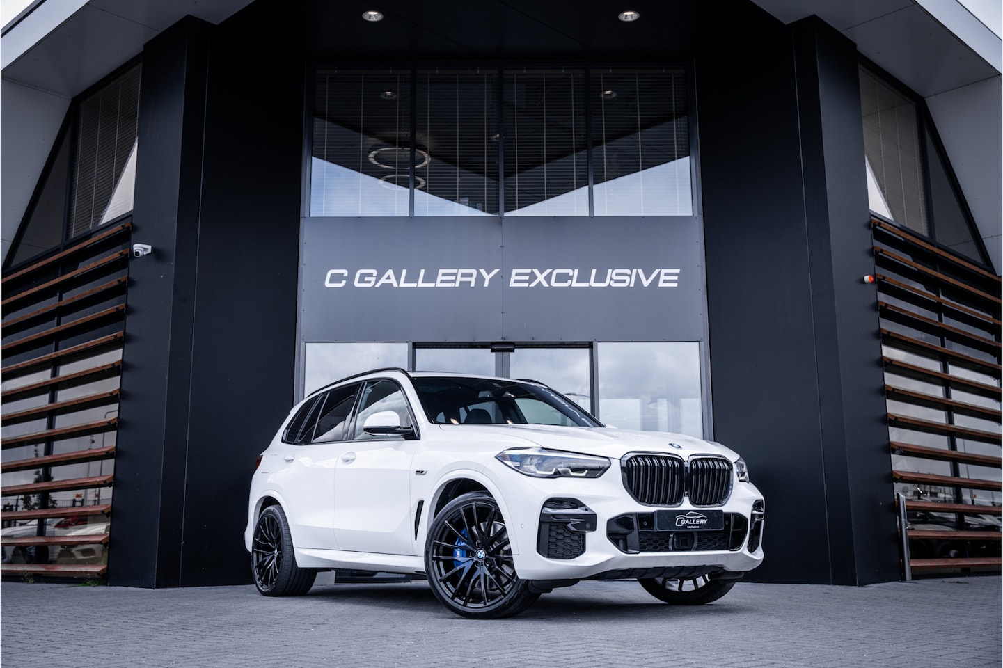 BMW X5 - xDrive45e High Executive - M Sport | Panorama | Memory | Luchtvering | ACC - AutoWereld.nl