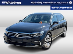 Volkswagen Passat Variant - 1.4 TSI PHEV 218pk DSG GTE Business / Panoramadak / LED Koplampen / Virtual Cockpit Pro /