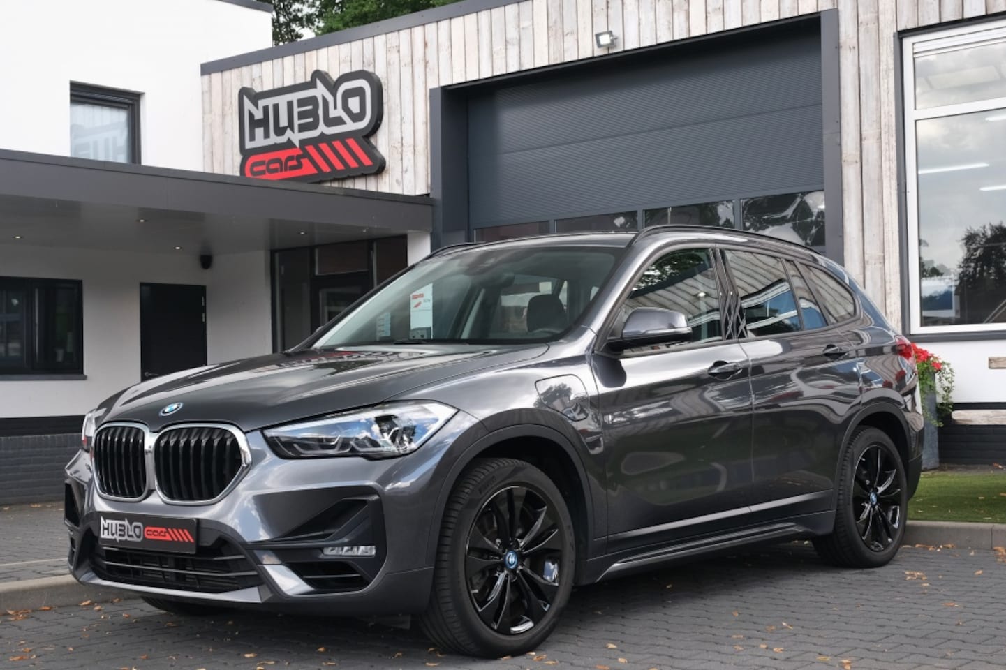 BMW X1 - xDrive25e Sportline Plug In Hybrid 220pk - AutoWereld.nl
