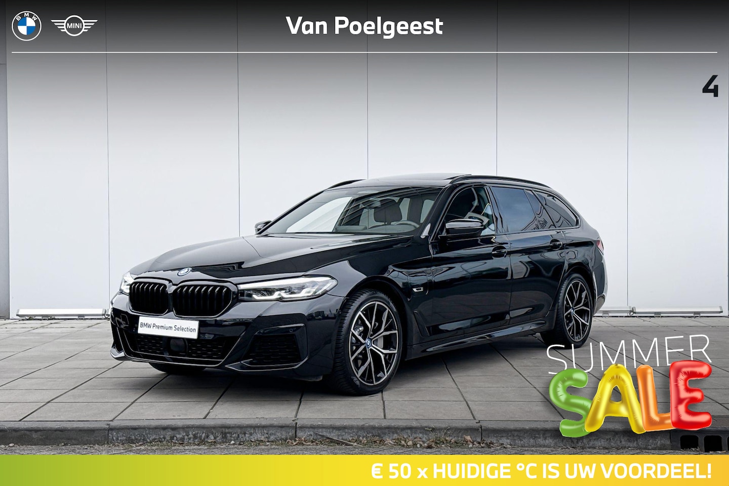 BMW 5-serie Touring - 530e xDrive M-Sport / Glazen Schuifdak / Cruise Control Adaptief / Parking Assistant / 19 - AutoWereld.nl
