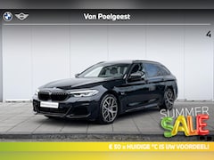 BMW 5-serie Touring - 530e xDrive M-Sport / Glazen Schuifdak / Cruise Control Adaptief / Parking Assistant / 19