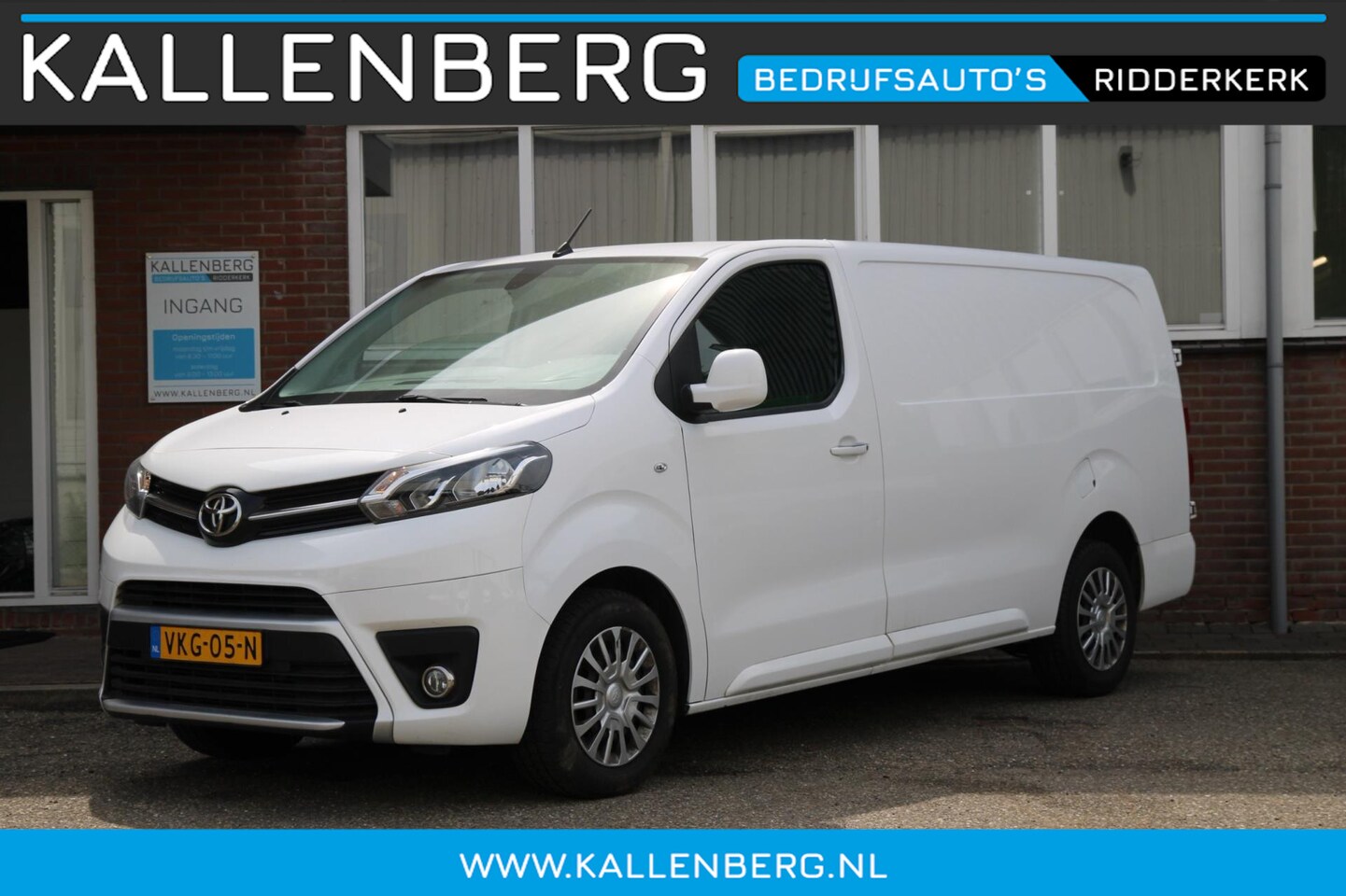 Toyota ProAce Worker - 2.0 D-4D Professional L3H1 / Automaat 8 traps / Navi app connect / 3 zits - AutoWereld.nl