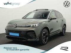 Volkswagen Tiguan - 1.5 eTSI R-Line Business | Rondomzicht camera | Trekhaak | Panoramadak | IQ Light | 20 inc