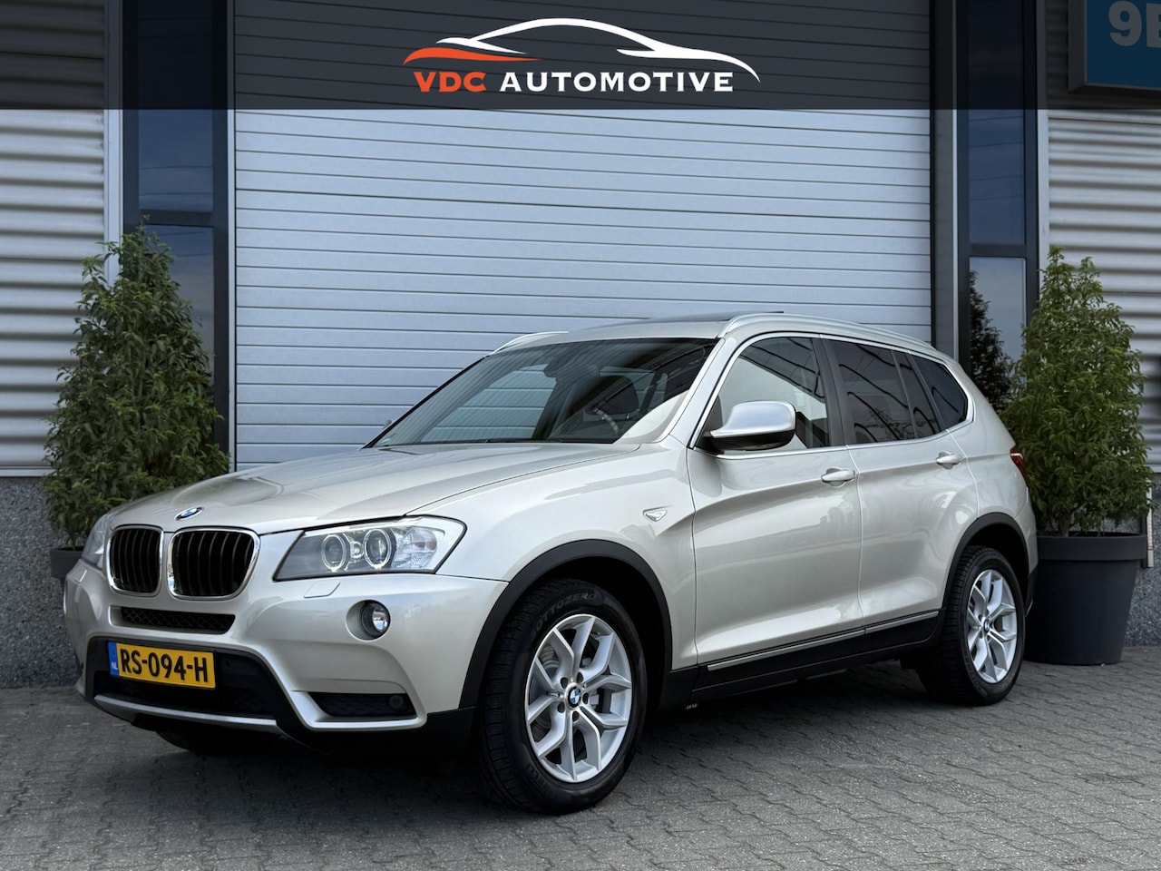 BMW X3 - xDrive20d High Executive Pano | Trekhaak | Xenon | Memory | Leder | HeadUp | Comfort Acces - AutoWereld.nl