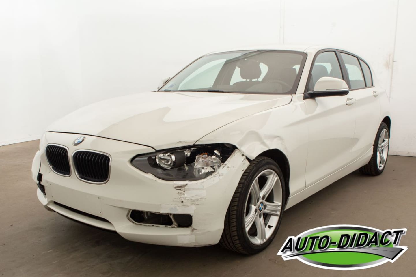 BMW 1-serie - 114i Business 108.880 km - AutoWereld.nl