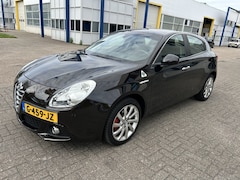 Alfa Romeo Giulietta - 1.4 T Distinctive NAVI CRUISE PDC CLIMA