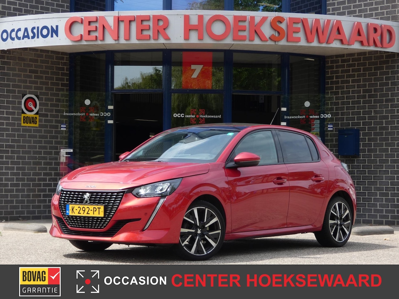 Peugeot 208 - 1.2 PureTech 100pk Allure | Panoramadak | Keyless | Carplay | Led | Rouge Elixir | - AutoWereld.nl