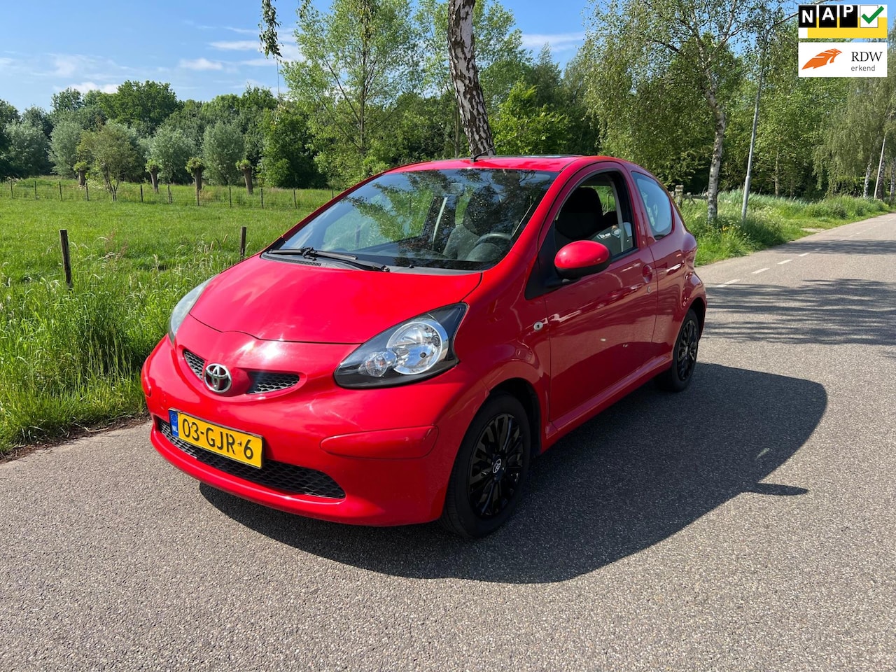 Toyota Aygo - 1.0-12V + AUTOMAAT - AutoWereld.nl