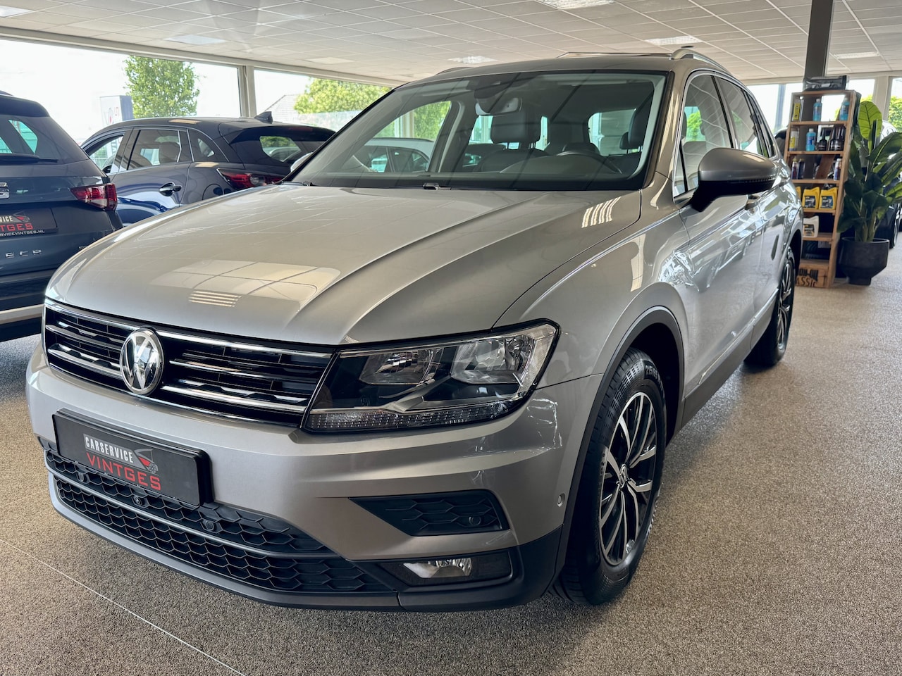 Volkswagen Tiguan - 1.5 TSI ACT Comfortline 360cam, Navi, Pano, Clima, Stoelverwarming! - AutoWereld.nl
