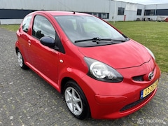 Toyota Aygo - 1.0-12V + Automaat / APK / Airco / NAP / Navi / Trekhaak /