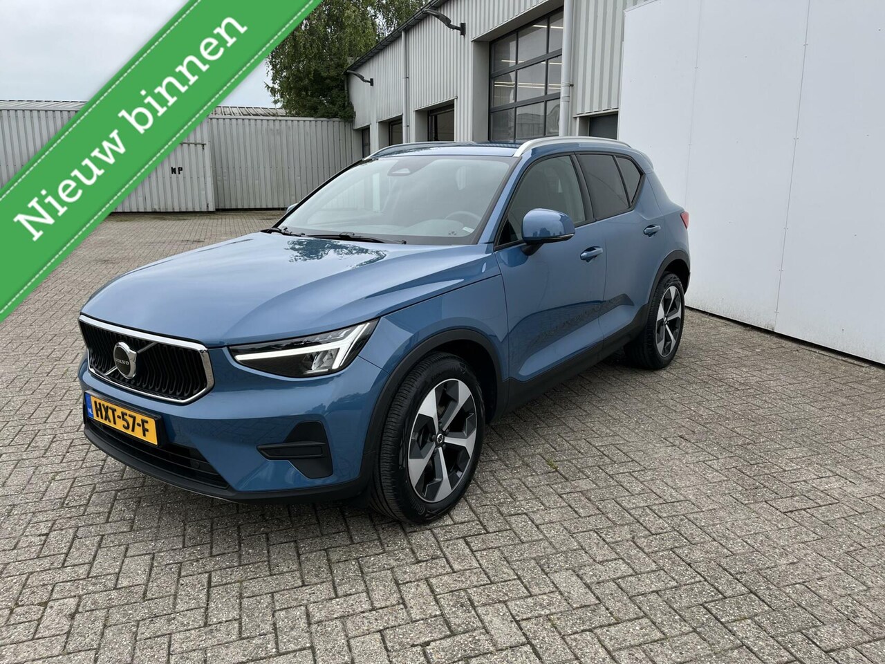 Volvo XC40 - B3 | 19" | Elek.verst.voorstoelen | Privacy Glas | Camera|Pas V/A - AutoWereld.nl
