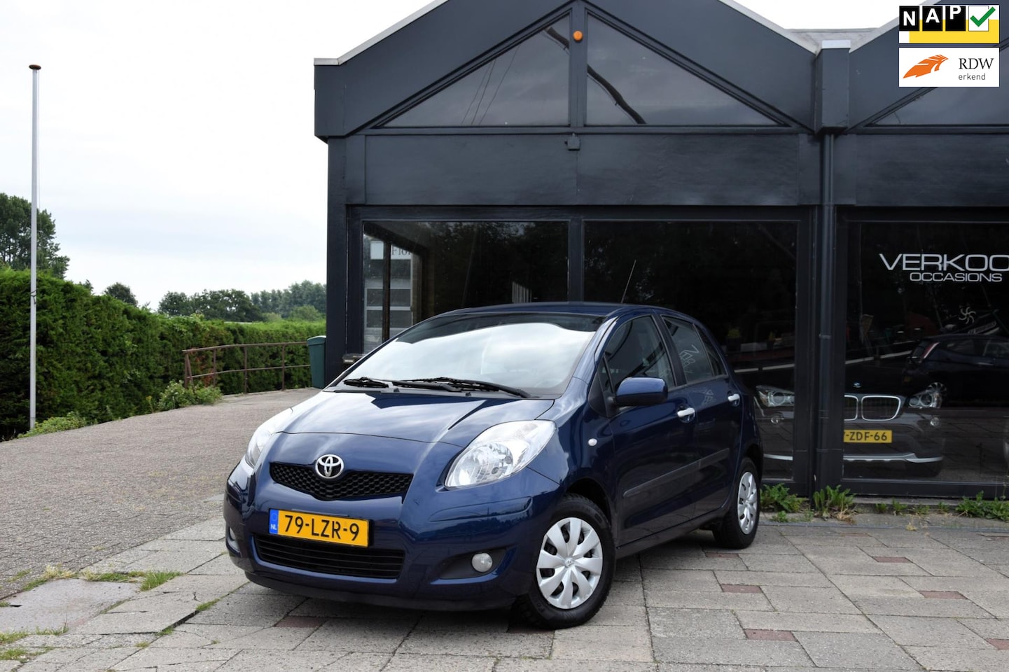 Toyota Yaris - 1.3 VVT-i Aspiration 1.3 VVTi Aspiration - AutoWereld.nl