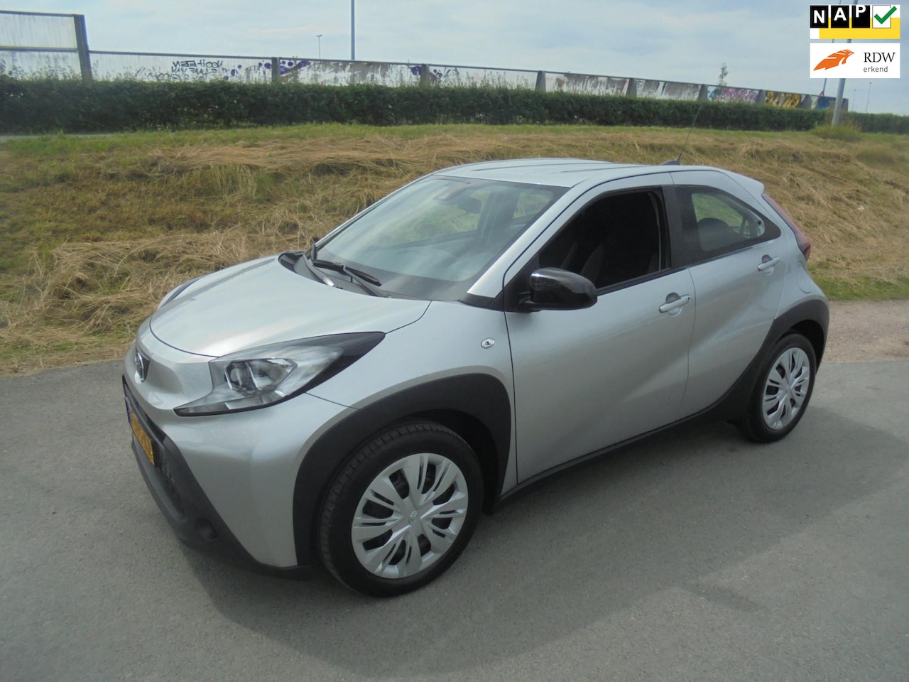 Toyota Aygo X - Toyota ayco X 1.0 benzine airco camera 23.000km - AutoWereld.nl