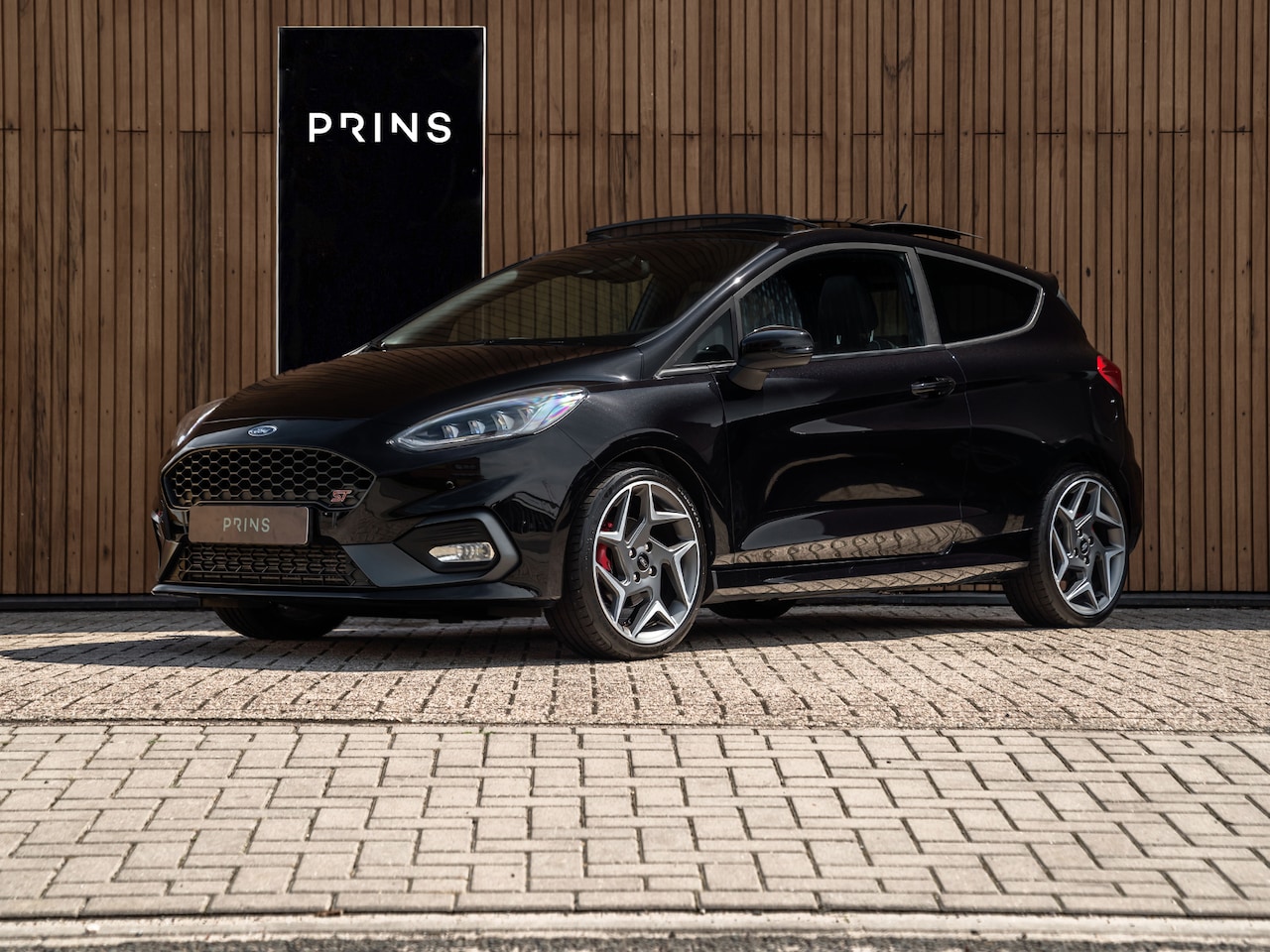 Ford Fiesta - ST | Performance Pack | Pano-dak | B&O | 2e eigenaar | Goed onderhouden - AutoWereld.nl