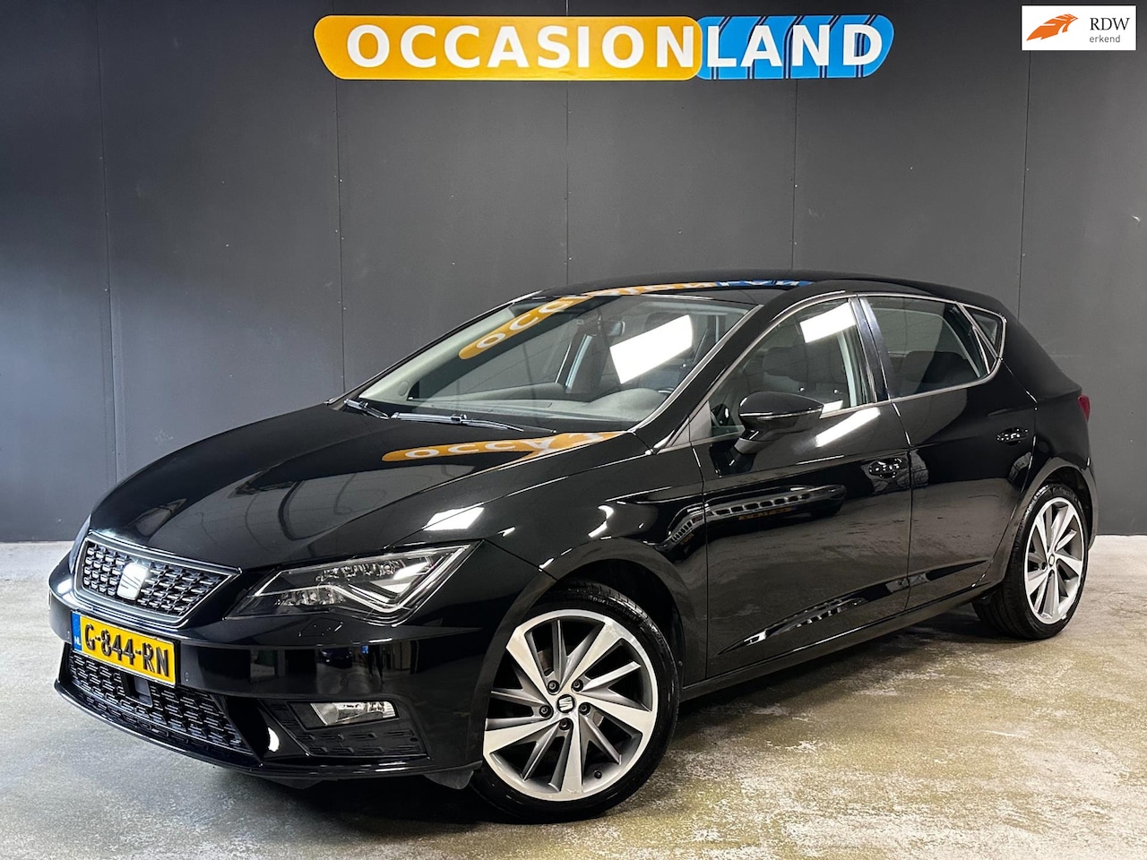 SEAT Leon - 1.2 TSI Style Business|LED|STOELV|TREKHAAK|CARPLAY|CRUISE|BLUETOOTH|NAVIGATIE|PDC| - AutoWereld.nl
