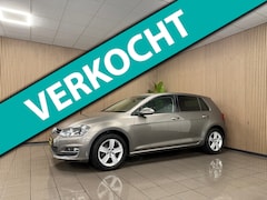 Volkswagen Golf - 1.2 TSI Business Edition * Dealer onderhouden / Navigatie / Camera / NL Auto