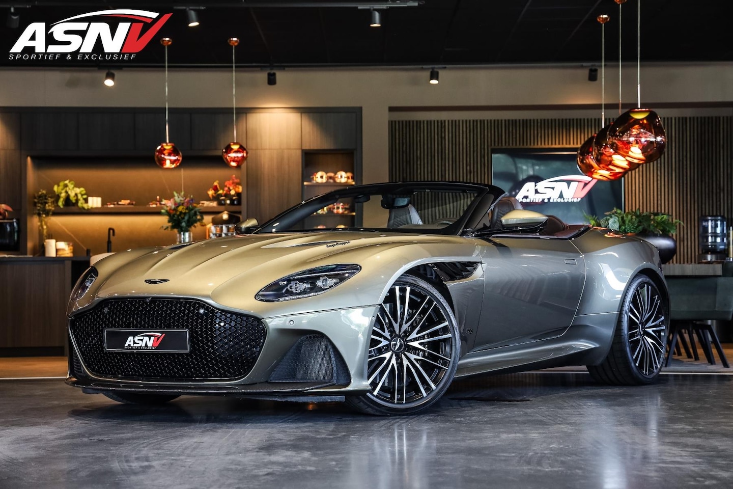 Aston Martin DBS Volante - 5.2 V12 Superleggera 5.2 V12 SUPERLEGGERA, 725 PK, Carbon/Body/Pack, Premium/Sport/Seats, Stoel/Verwarming/Vent - AutoWereld.nl
