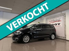 Volkswagen Touran - 1.2 TSI Highline * 7 Persoons / Trekhaak / Navigatie / Camera / NL Auto