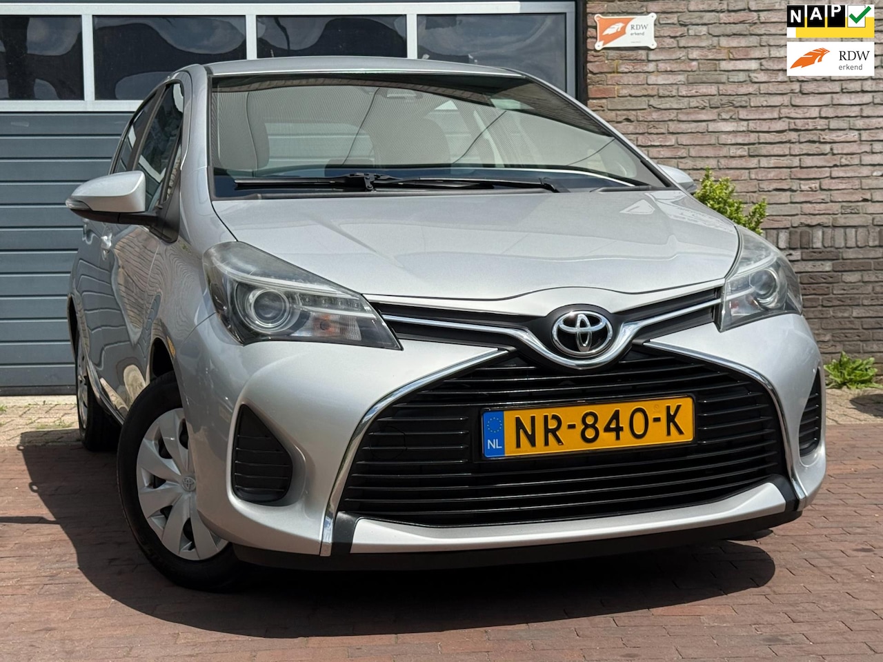 Toyota Yaris - 1.0 VVT-i Trend|Airco|Navi. - AutoWereld.nl