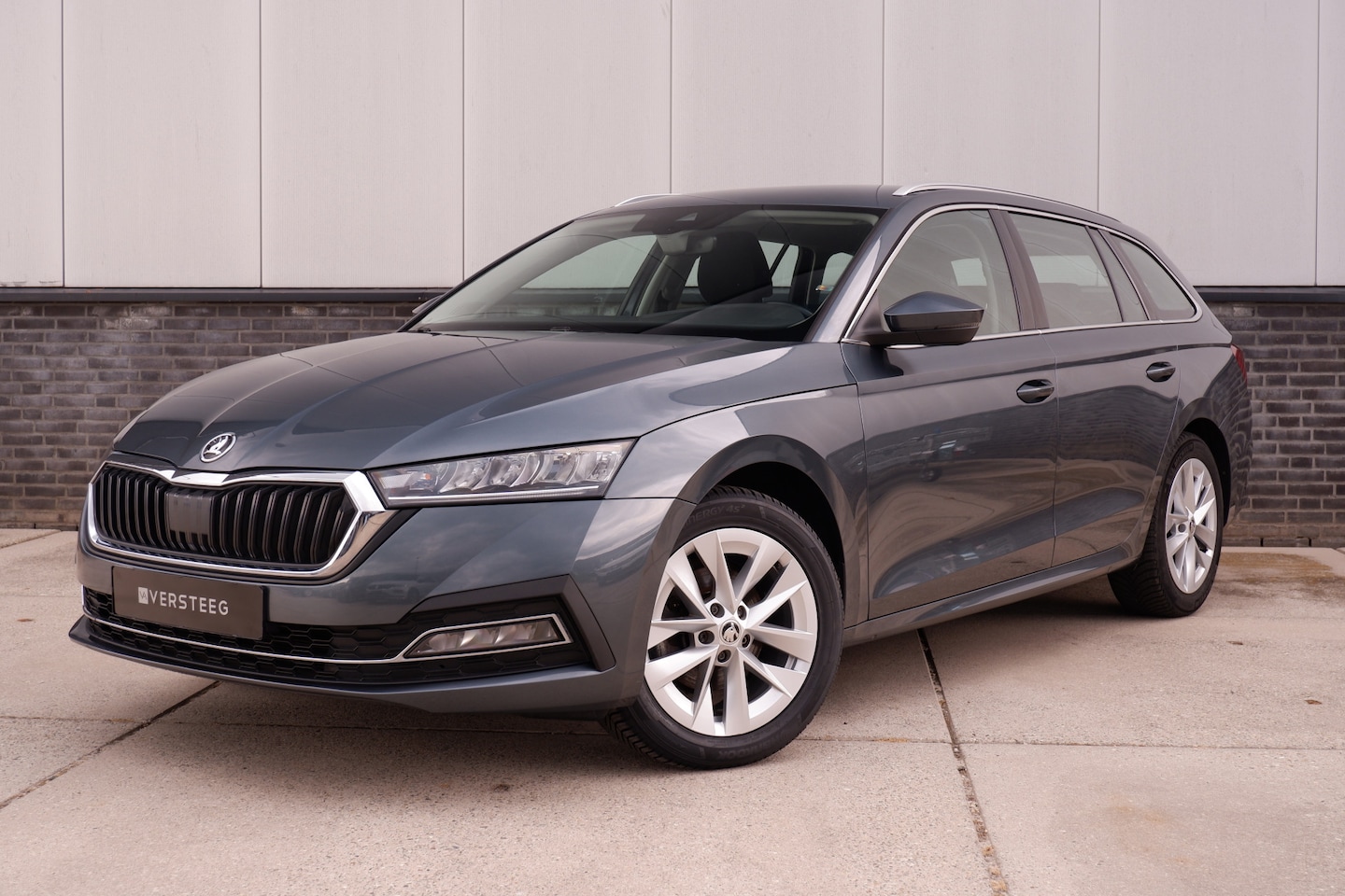 Skoda Octavia Combi - 1.5 e-TSI Business Edition Plus Trekhaak | Virtual Cockpit | LED | Navi | Carplay - AutoWereld.nl