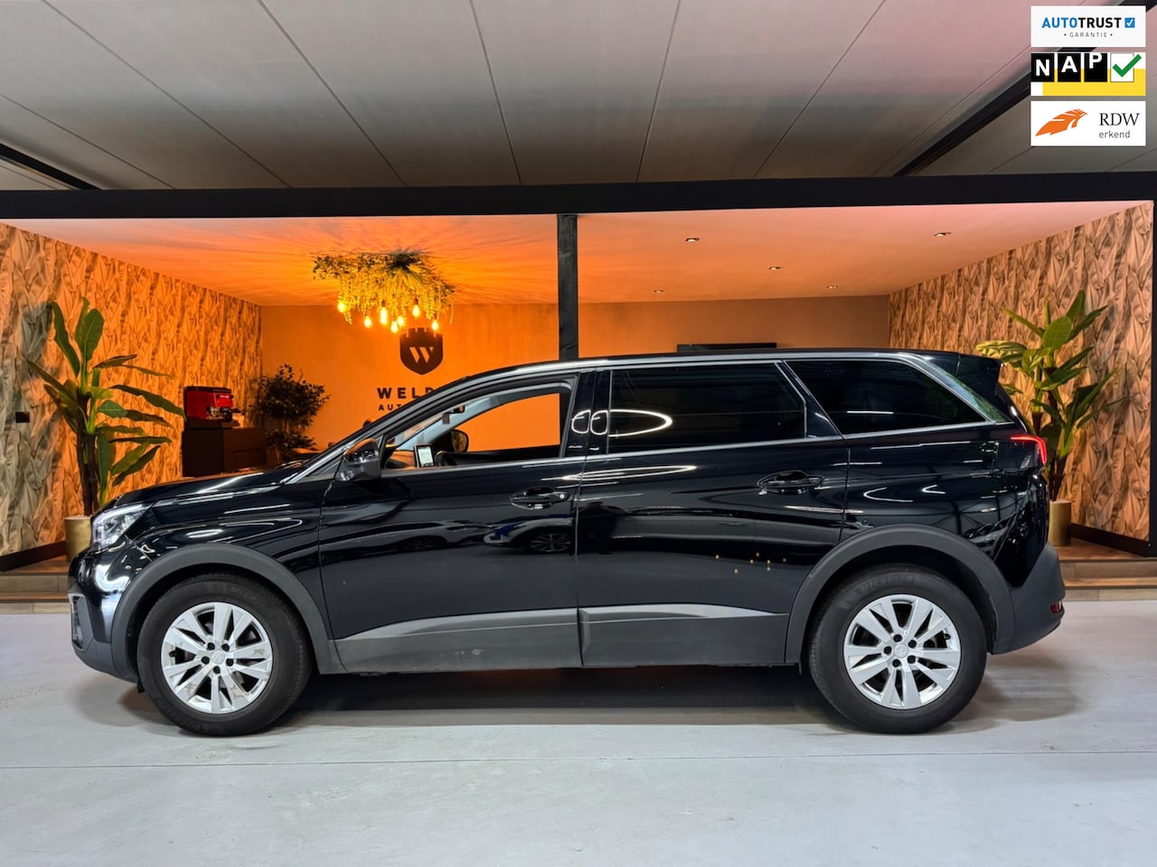 Peugeot 5008 - 1.2 PureTech Active Garantie CarPlay Lane Parkeerhulp Cruise Clima Navi Led Rijklaar - AutoWereld.nl