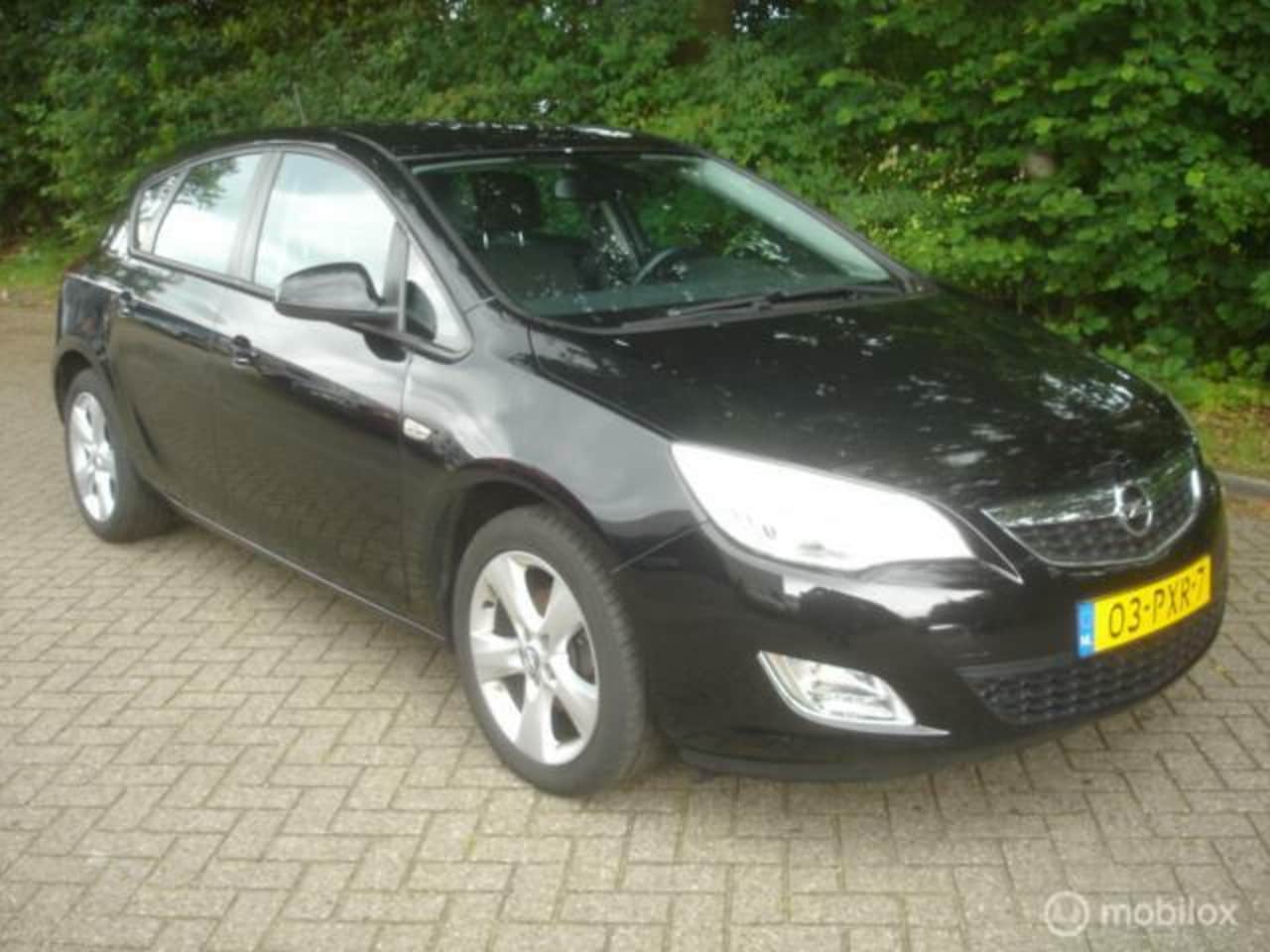 Opel Astra - 1.4 Turbo 120 PK Cosmo 6 bak Airco Koppakking lek - AutoWereld.nl