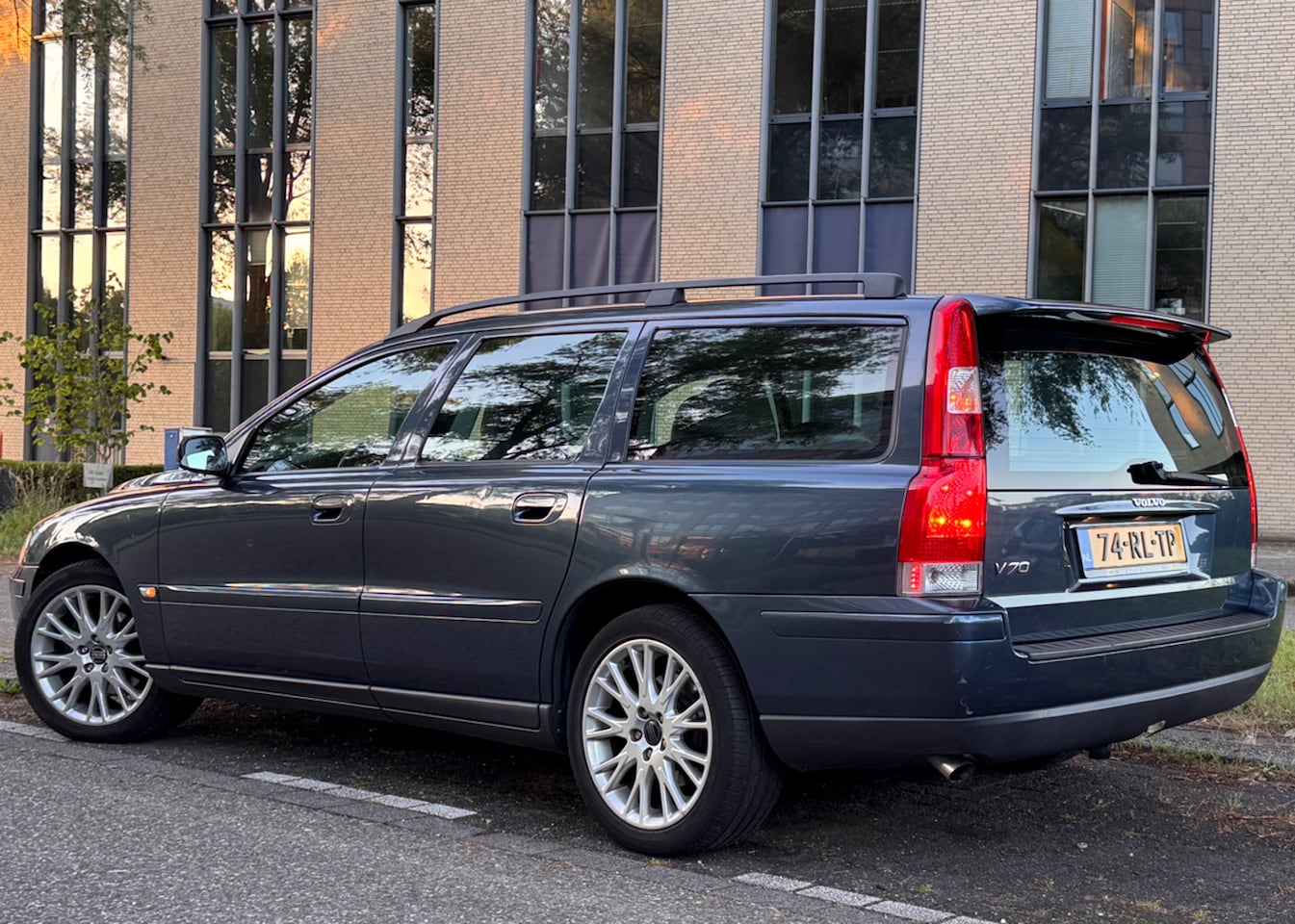 Volvo V70 - 2.4 Bi-Fuel Comfort Line - AutoWereld.nl