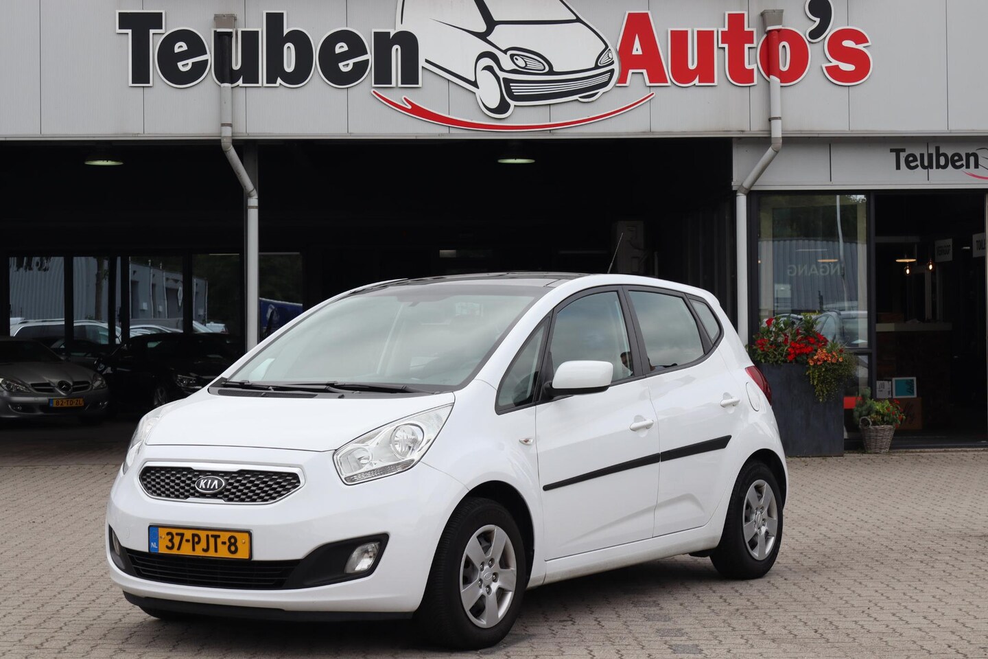 Kia Venga - 1.6 CVVT X-tra Panoramadak, Camera, Navigatie, Schuif- kanteldak, Cruise control - AutoWereld.nl