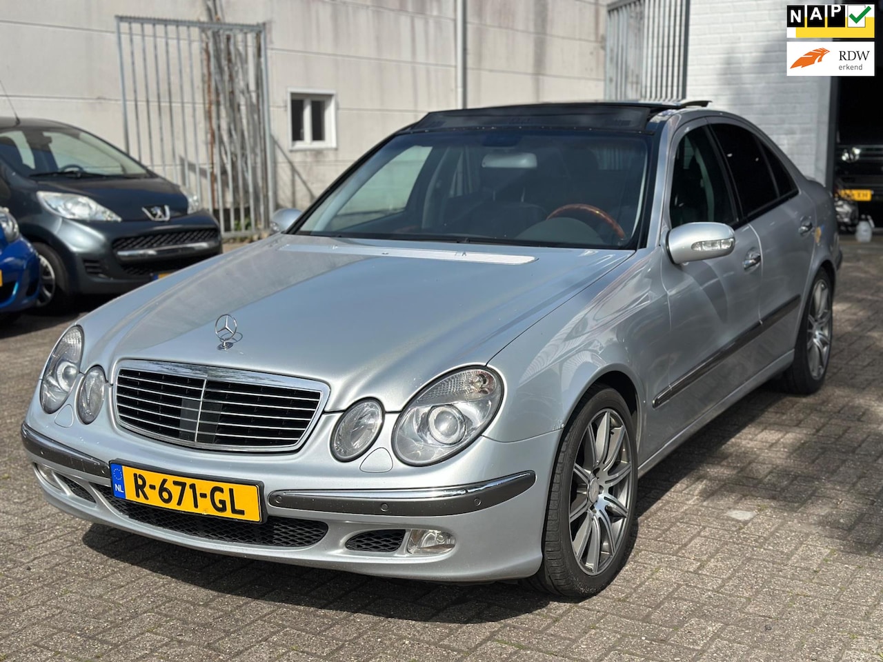 Mercedes-Benz E-klasse - 320 CDI Avantgarde BJ:2005 ACC BOMVOLL PANO STOELVENTILATIE - AutoWereld.nl