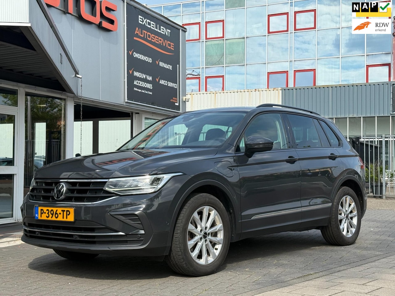 Volkswagen Tiguan - 1.4 TSI eHybrid Business+ - AutoWereld.nl