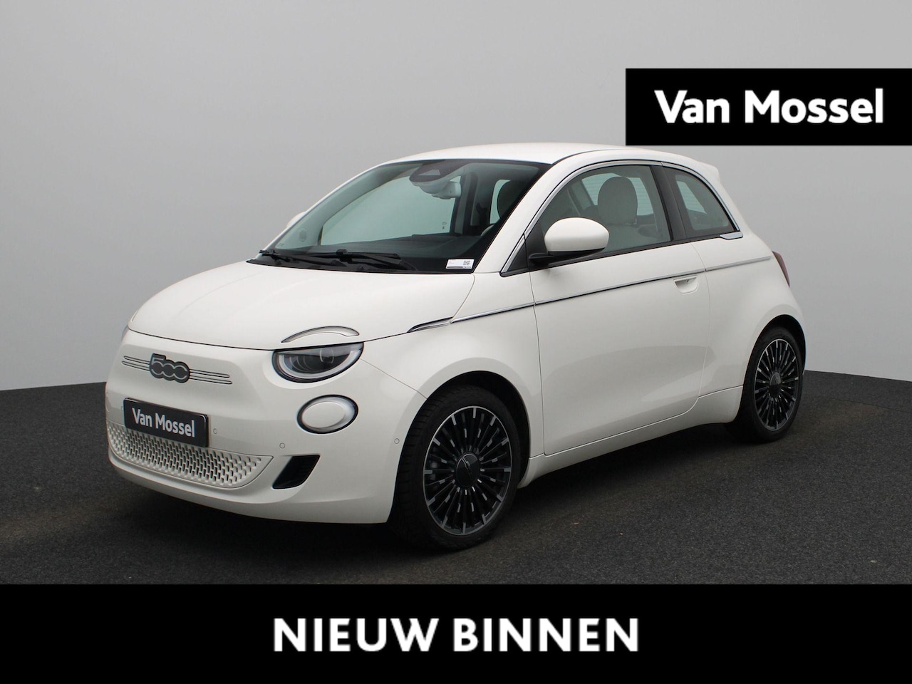 Fiat 500 - La Prima 42 kWh | Achteruitrij Camera | Parkeersensoren voor/achter | Apple Carplay / Andr - AutoWereld.nl