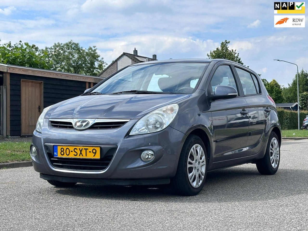 Hyundai i20 - 1.2i i-Motion 5DR*Airco*Trekhaak*NAP*Dealer onderhouden*2e eigenaar* - AutoWereld.nl