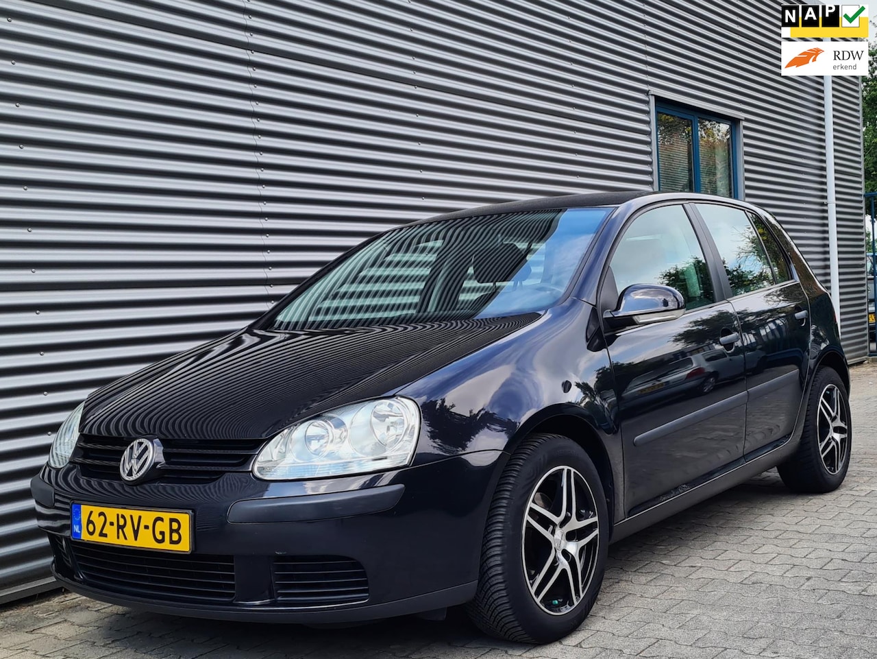 Volkswagen Golf - 1.6 FSI Turijn 5drs 09-2005 Black Magic Pearl 121dkm NAP!!! - AutoWereld.nl