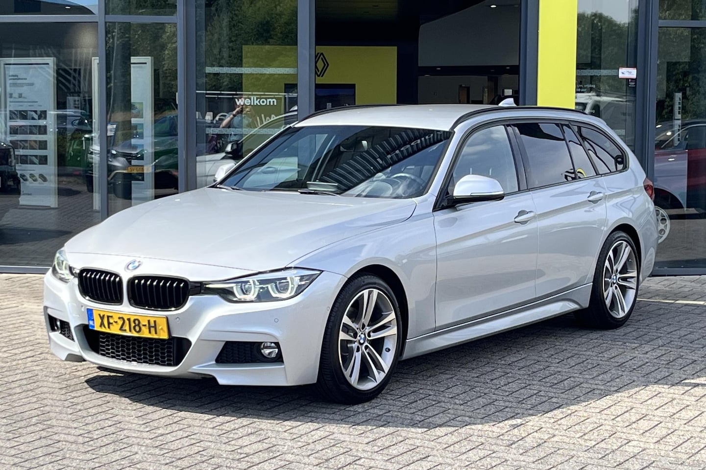 BMW 3-serie Touring - 320i M Sport Edition | Leder | Verwarmbare voorstoelen | Achteruitrijcamera | DAB | Elektr - AutoWereld.nl