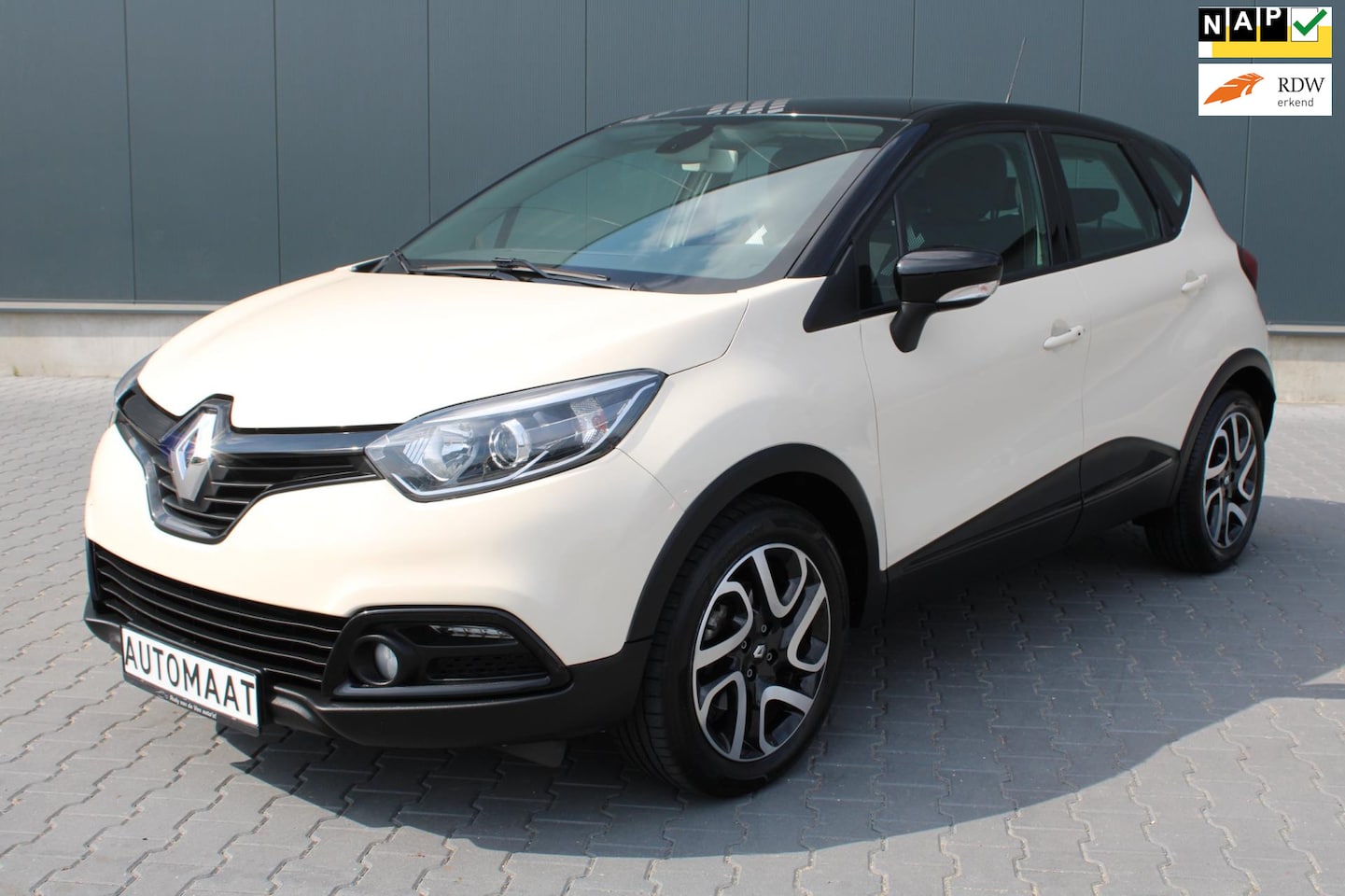 Renault Captur - 1.2 TCe Dynamique AUTOMAAT TREKHAAK NAVIGATIE CRUISE - AutoWereld.nl