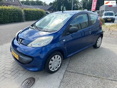 Peugeot 107 - 1.0-12V XR