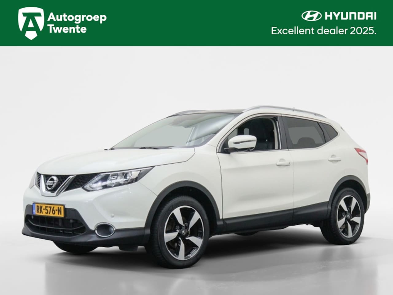 Nissan Qashqai - 1.2 N-Connecta + Panodak | Trekhaak | Navigatie - AutoWereld.nl