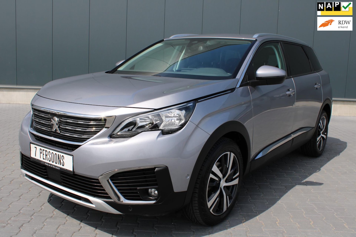 Peugeot 5008 - 1.2 PureTech Allure 7persoons AUTOMAAT - AutoWereld.nl