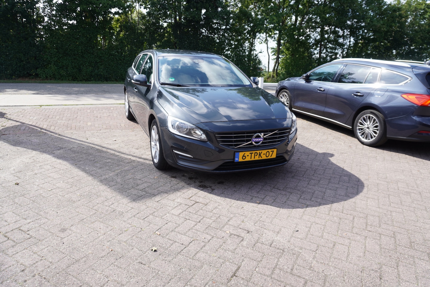 Volvo V60 - 1.6 T3 TREKHAAK CRUISE NAVI - AutoWereld.nl