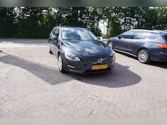 Volvo V60 - 1.6 T3 TREKHAAK CRUISE NAVI