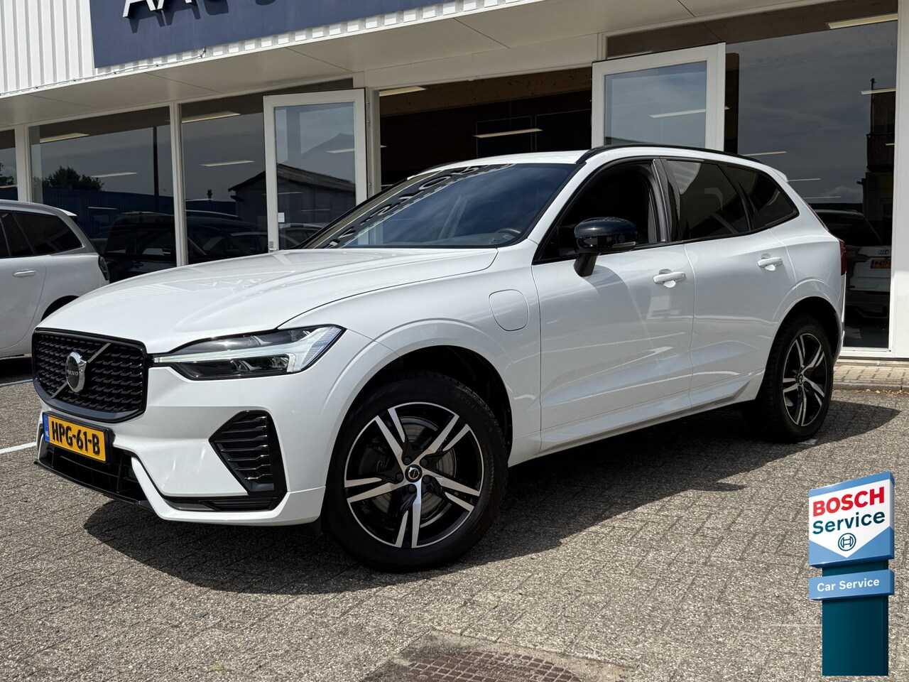 Volvo XC60 - 2.0 T6 Plug-in hybrid AWD R-Design | LED | Pano | Cruise | LED | Keyless | Facelift | Goog - AutoWereld.nl