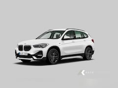 BMW X1 - 25e xDrive Sportline | Stoelverwarming | Adap. Led | Camera | Trekhaak | Head-Up | 18' inc