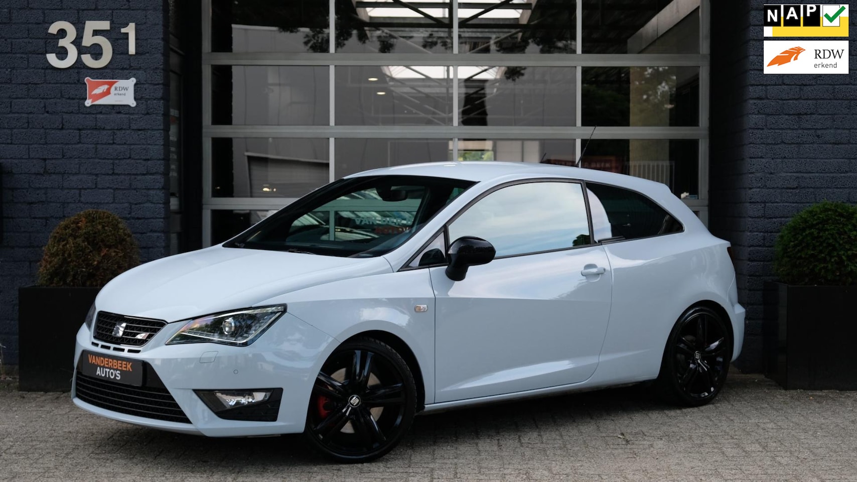 SEAT Ibiza SC - 1.8 TSI Cupra 192PK Cruise Navi LED - AutoWereld.nl