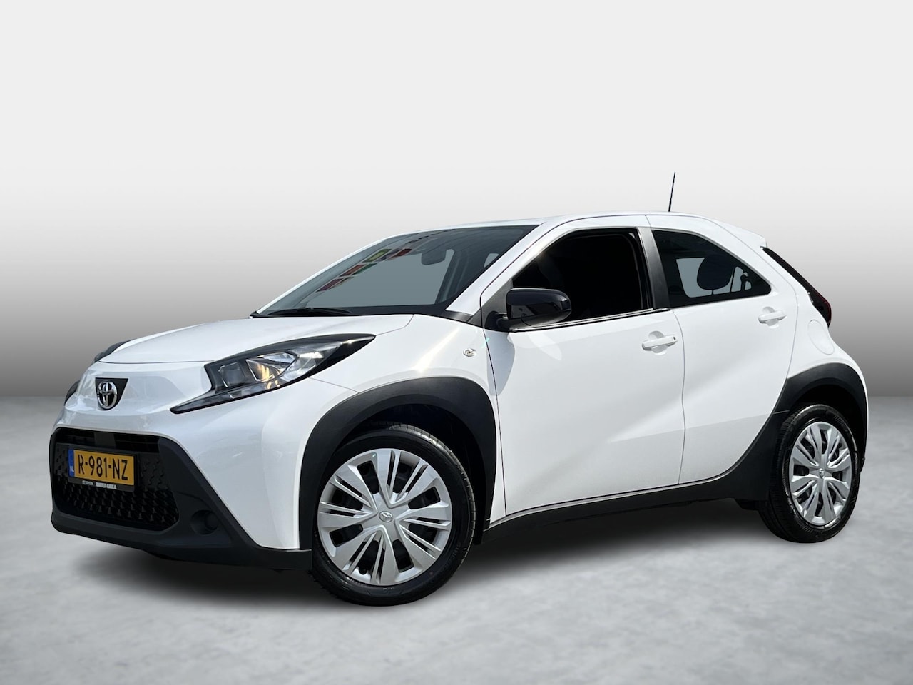 Toyota Aygo X - 1.0 VVT-i S-CVT Play AUTOMAAT - AutoWereld.nl