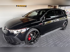 Volkswagen Golf - 2.0 TSI GTI Clubsport / AKRAPOVIC / IQ Light / Winter Pakket / 19" Wielen