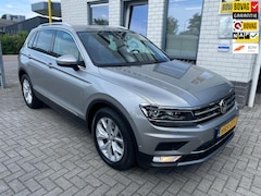 Volkswagen Tiguan - 1.4 TSI ACT Highline / Automaat / Add. Cruise / Camera / Telefoon / Trekhaak elektrisch /