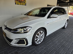 Volkswagen Golf - 1.4 TSI PHEV GTE / Dealer Onderhouden / Stoelverwarming / LED Koplampen